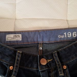 Gap 1969 curvy boot cut size 28-6R